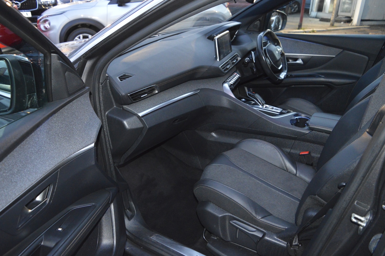 Used Peugeot 3008 2019 for sale - 76436421: Photo 12