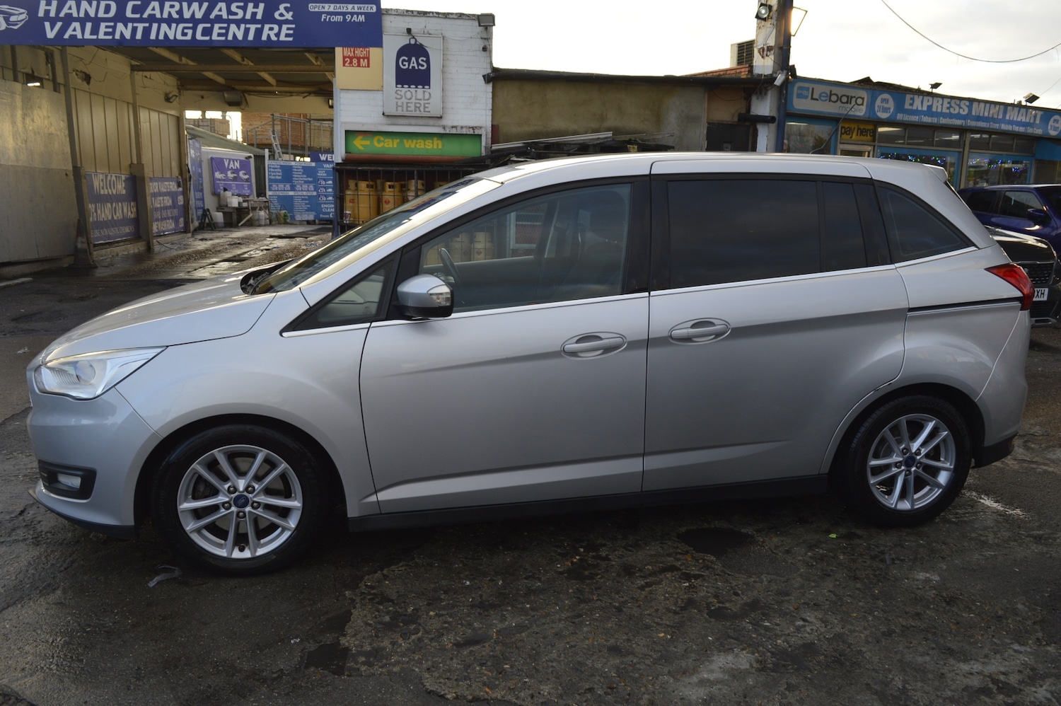 Used Ford Grand C-Max 2017 for sale - 77150430: Photo 5
