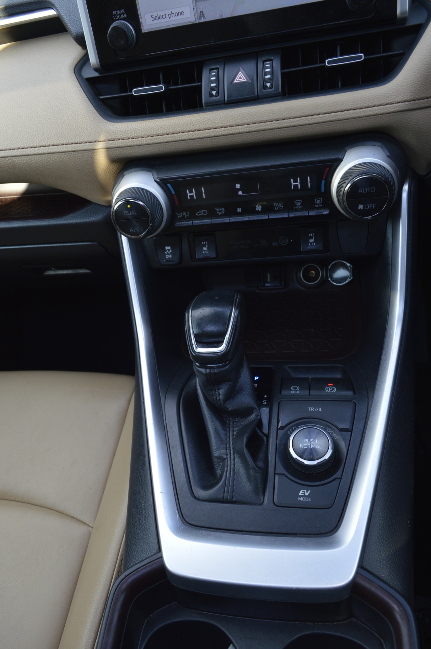 Used Toyota RAV4 2019 for sale - 76120144: Photo 22