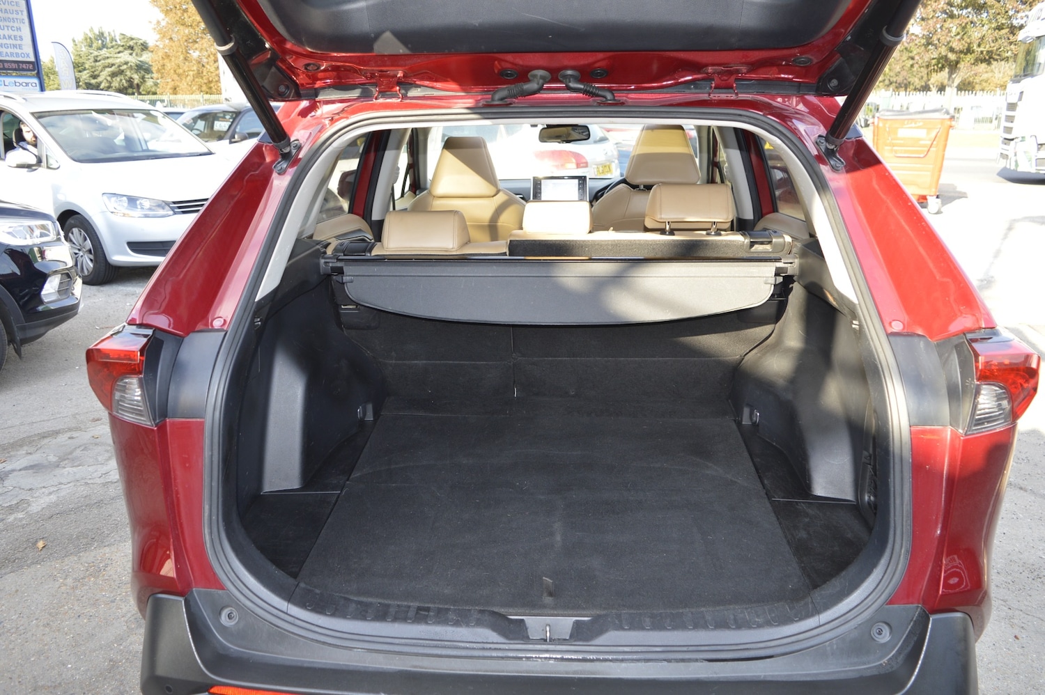 Used Toyota RAV4 2019 for sale - 76120144: Photo 9