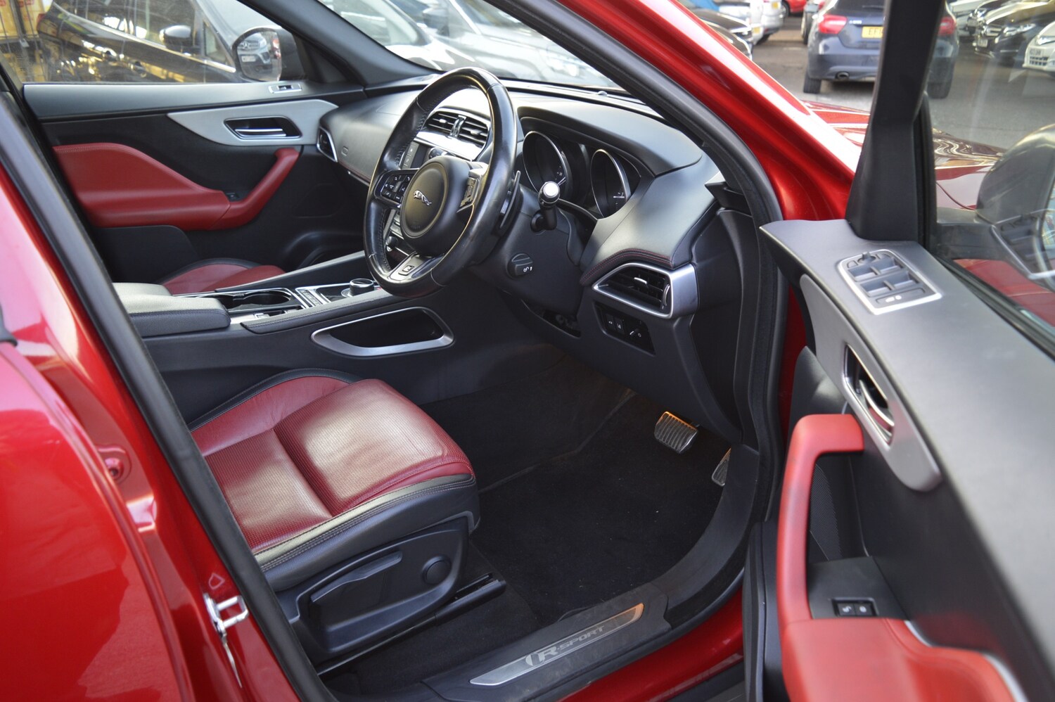 Used Jaguar F-Pace 2017 for sale - 77951450: Photo 16