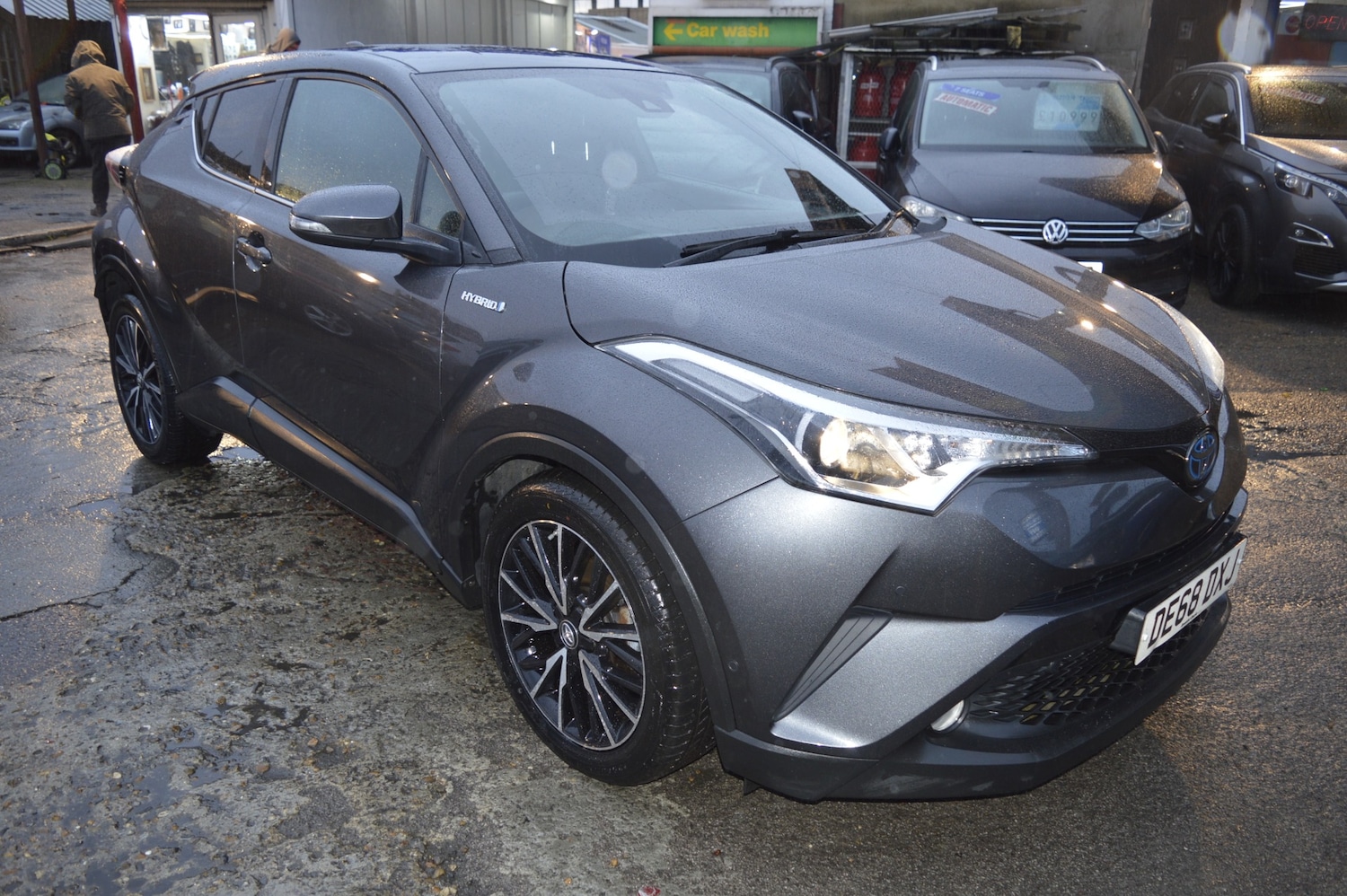 Used Toyota C-HR 2018 for sale - 76847286: Photo 1