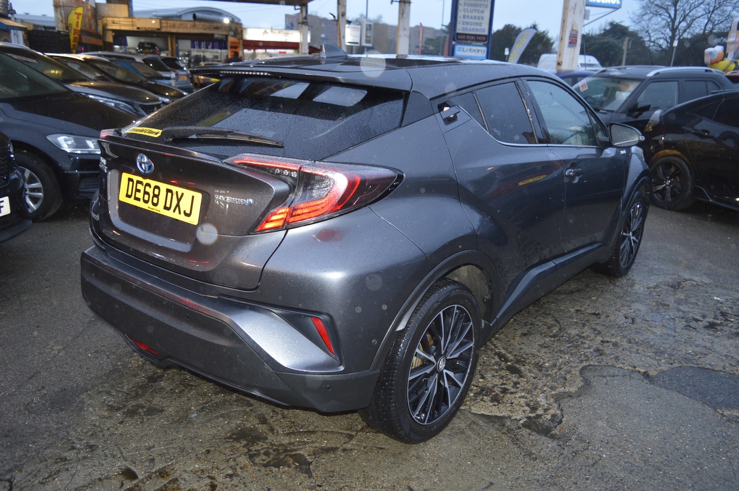 Used Toyota C-HR 2018 for sale - 76847286: Photo 2