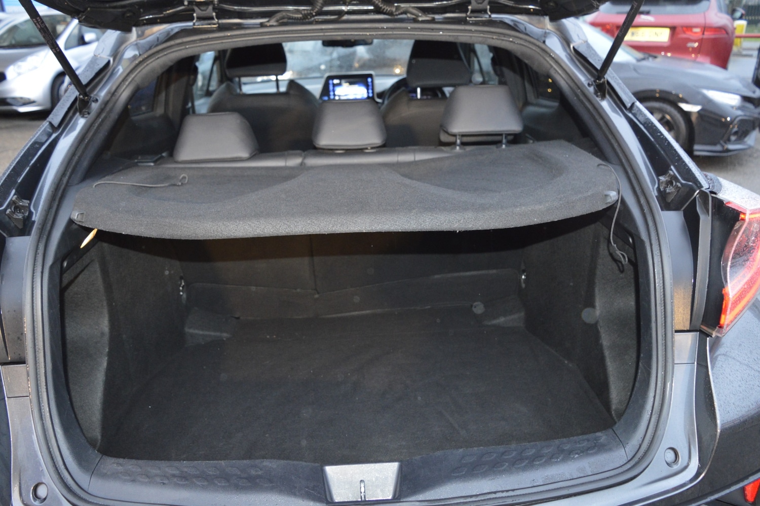 Used Toyota C-HR 2018 for sale - 76847286: Photo 9