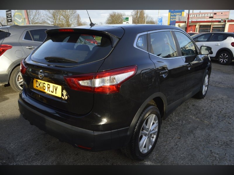 Used Nissan Qashqai 2016 for sale - 76506263: Photo 2