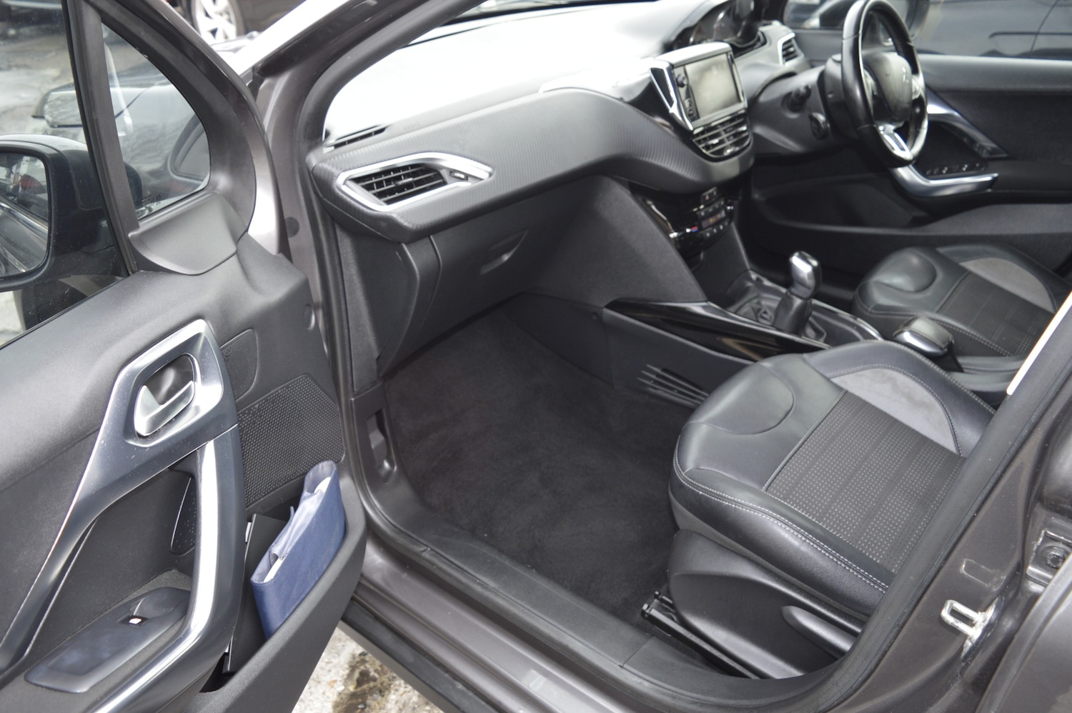 Used Peugeot 2008 2016 for sale - 77579858: Photo 11