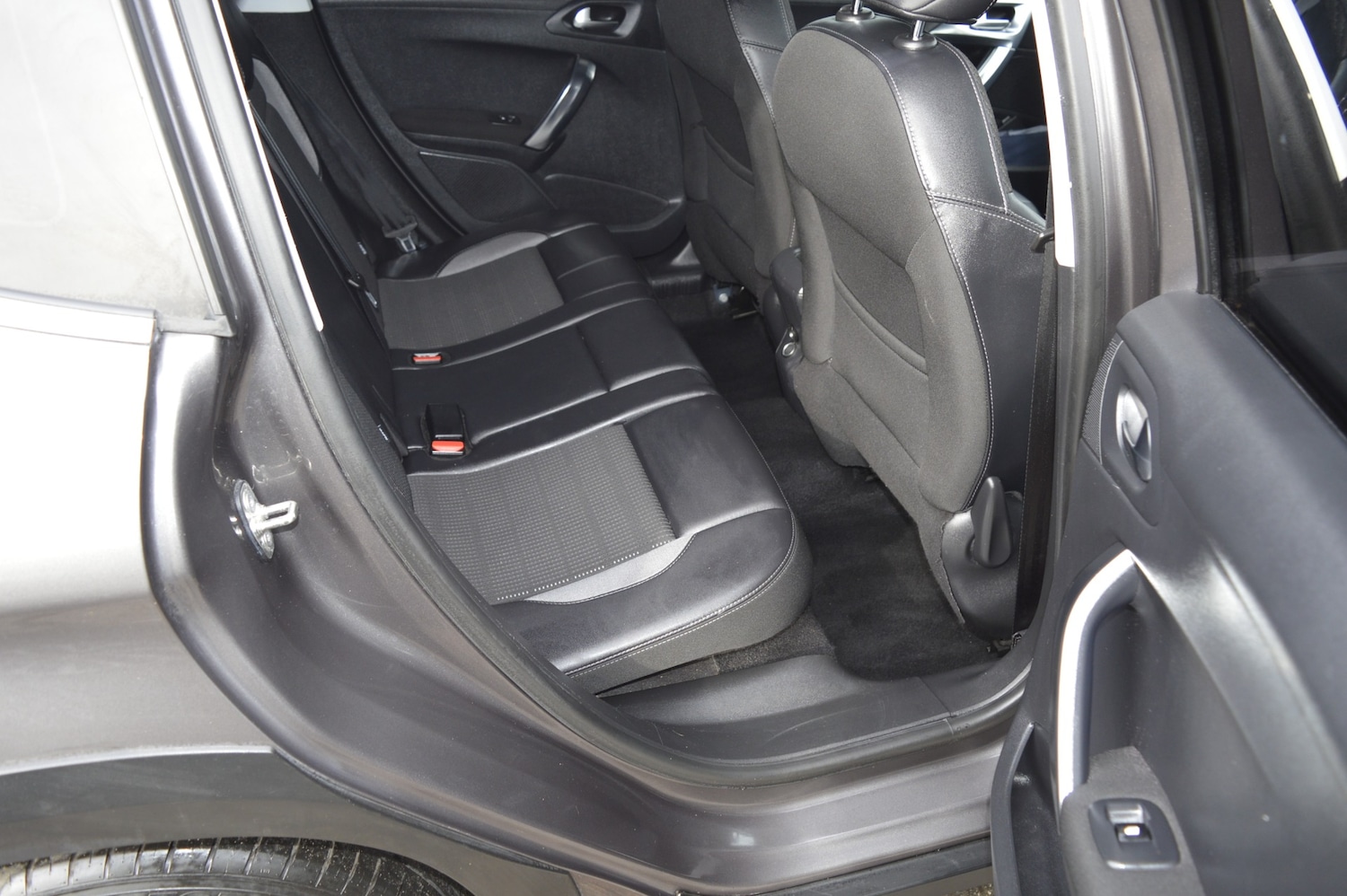 Used Peugeot 2008 2016 for sale - 77579858: Photo 12