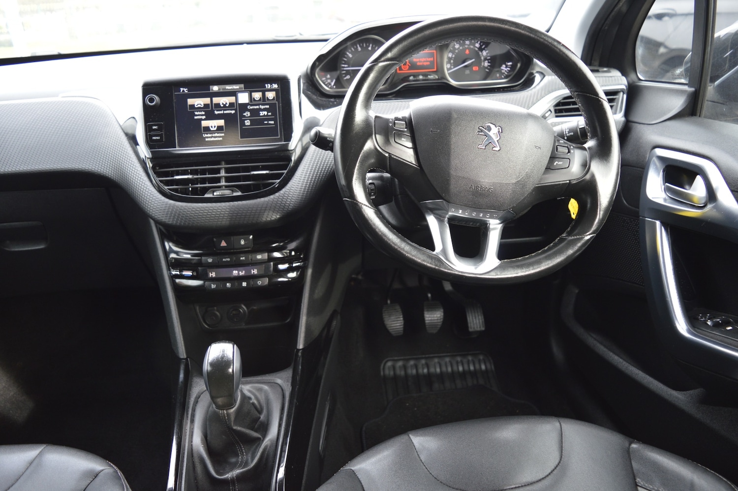 Used Peugeot 2008 2016 for sale - 77579858: Photo 13