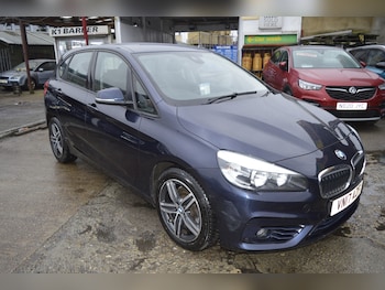 2017 (17) - 220i Sport 5dr Step 2017 Auto PETROL ONE OWNER ULEZ
