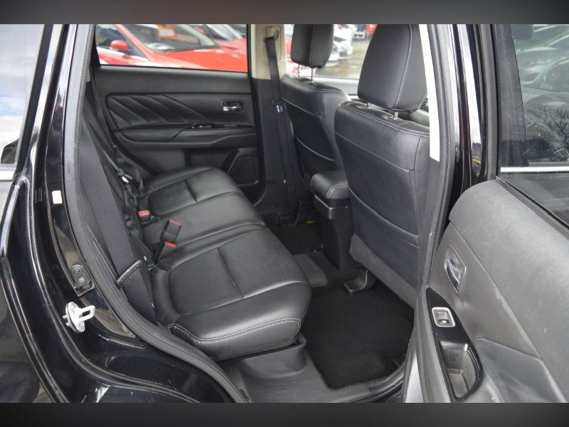 Used Mitsubishi Outlander 2017 for sale - 76862059: Photo 10