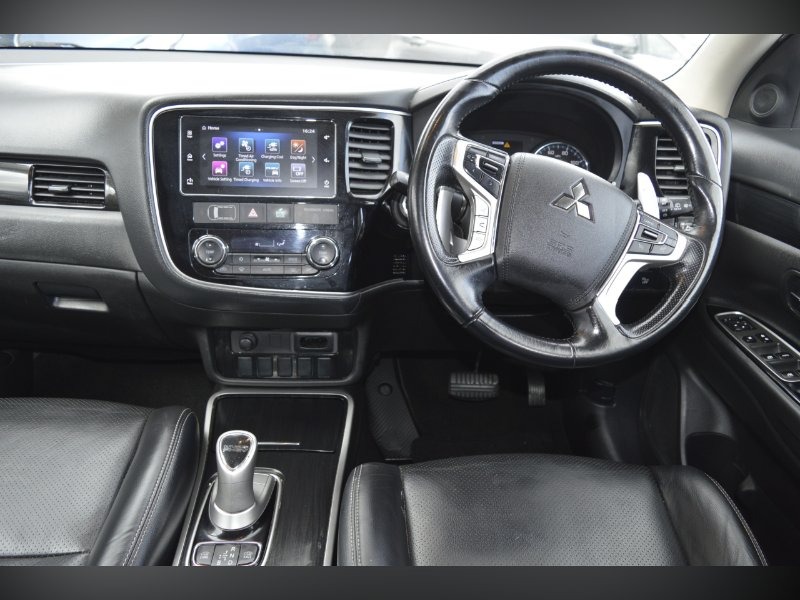 Used Mitsubishi Outlander 2017 for sale - 76862059: Photo 11