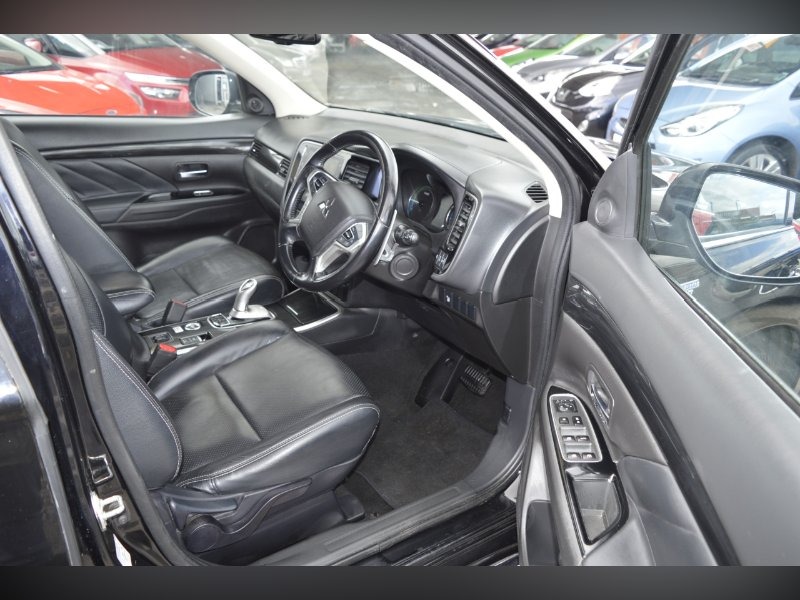 Used Mitsubishi Outlander 2017 for sale - 76862059: Photo 12