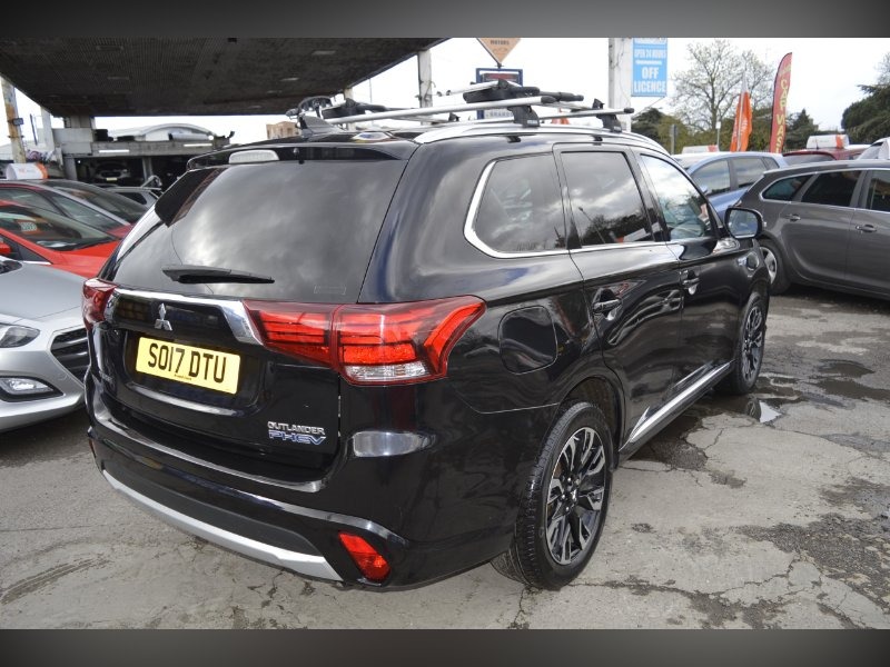 Used Mitsubishi Outlander 2017 for sale - 76862059: Photo 2