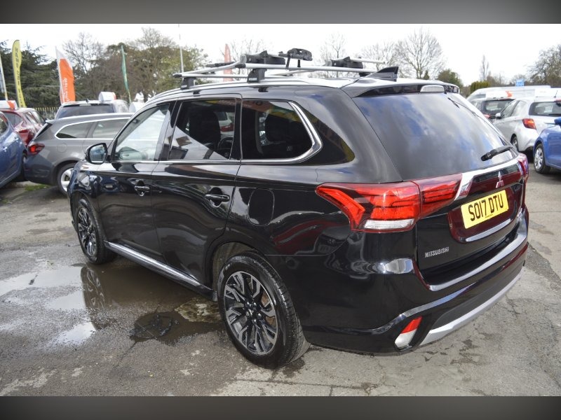 Used Mitsubishi Outlander 2017 for sale - 76862059: Photo 4