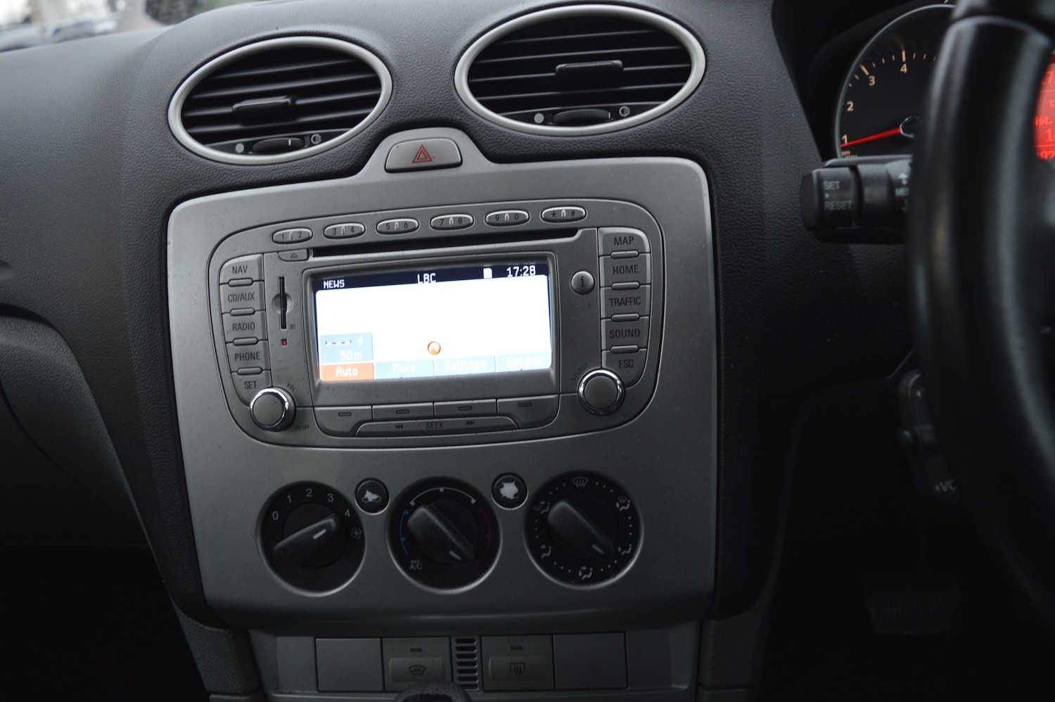 Used Ford Focus 2011 for sale - 77651519: Photo 18