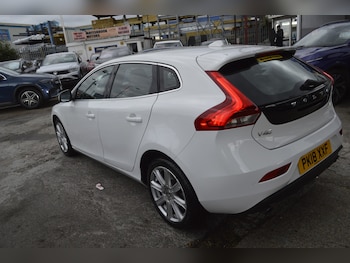 Used Volvo V40 2018 for sale - 78656743: Photo