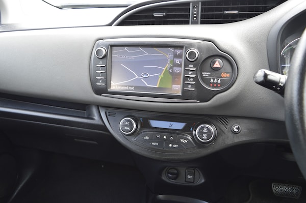Used Toyota Yaris 2018 for sale - 75663027: Photo 17
