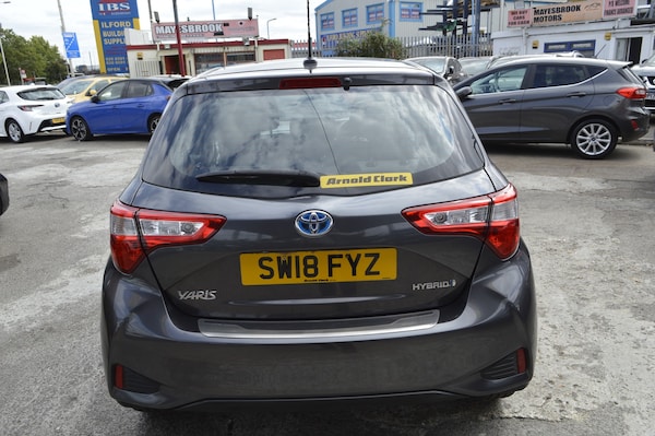 Used Toyota Yaris 2018 for sale - 75663027: Photo 8