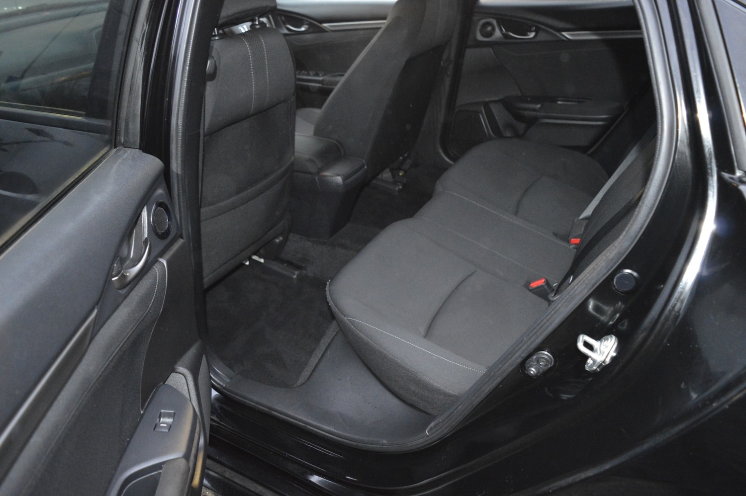 Used Honda Civic 2018 for sale - 76749822: Photo 10