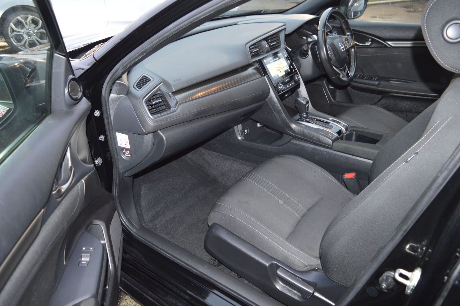 Used Honda Civic 2018 for sale - 76749822: Photo 11