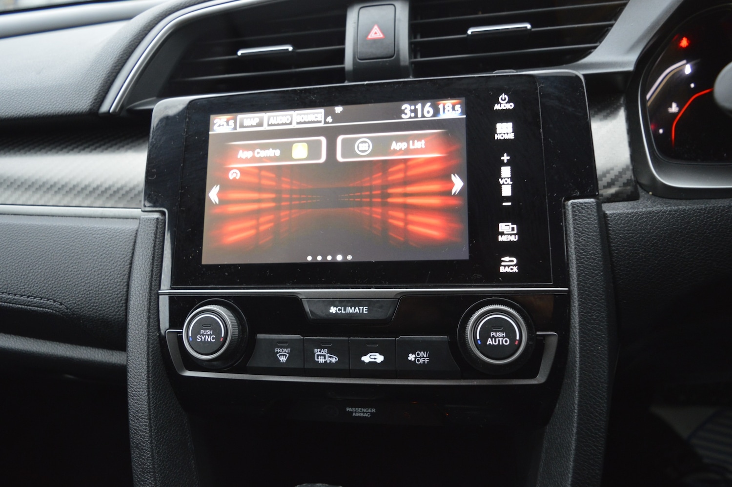 Used Honda Civic 2018 for sale - 76749822: Photo 19