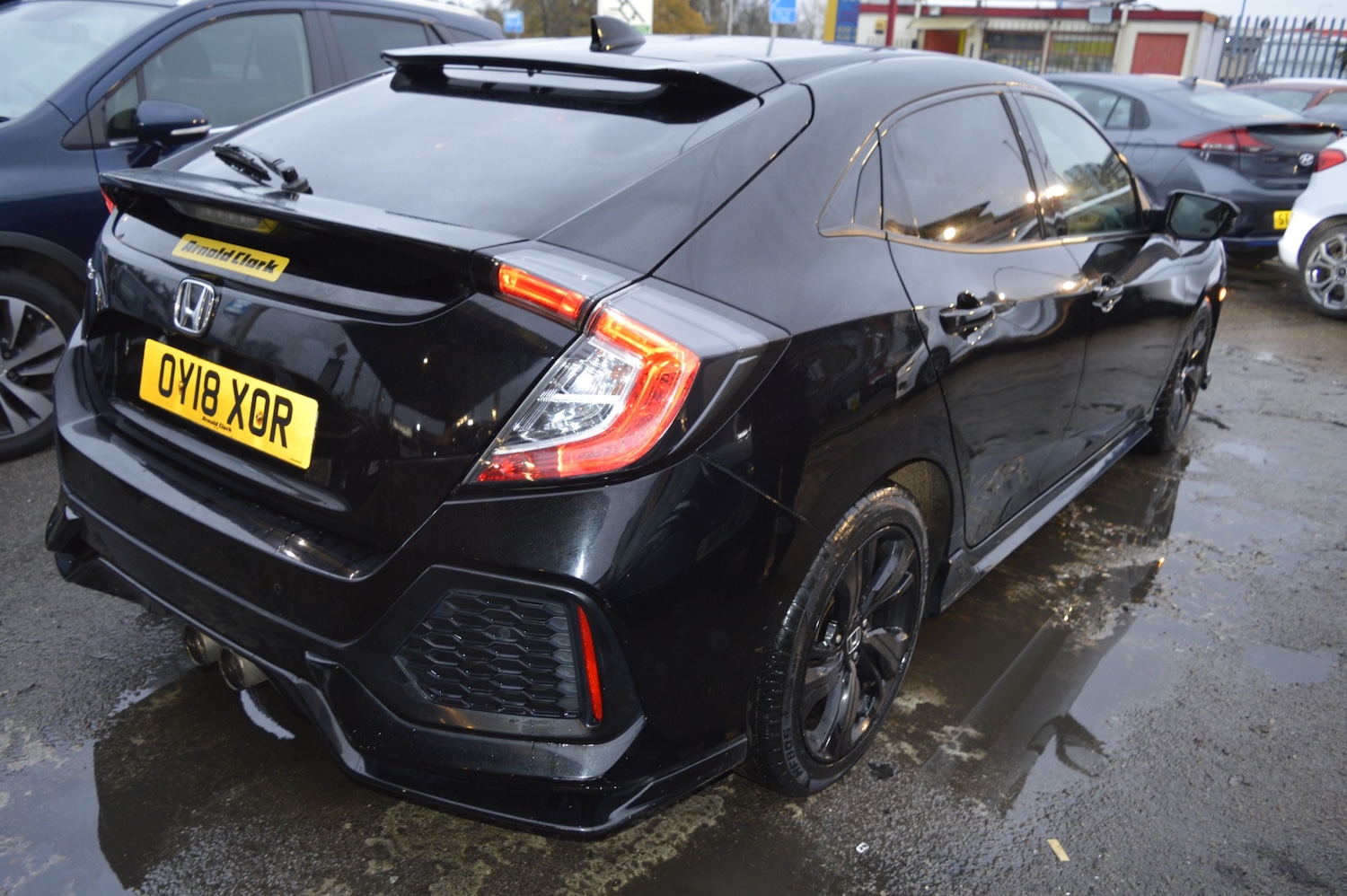 Used Honda Civic 2018 for sale - 76749822: Photo 2