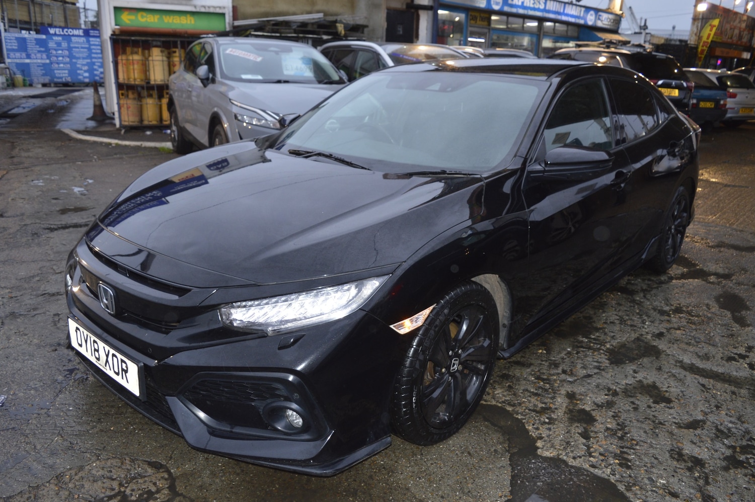 Used Honda Civic 2018 for sale - 76749822: Photo 3