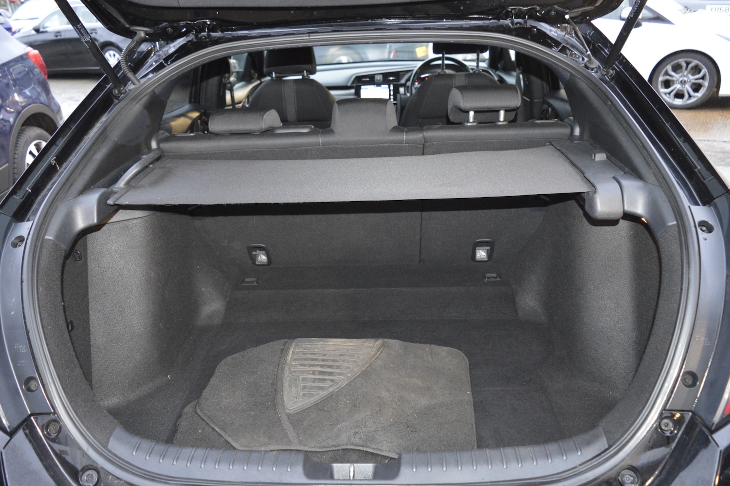 Used Honda Civic 2018 for sale - 76749822: Photo 9