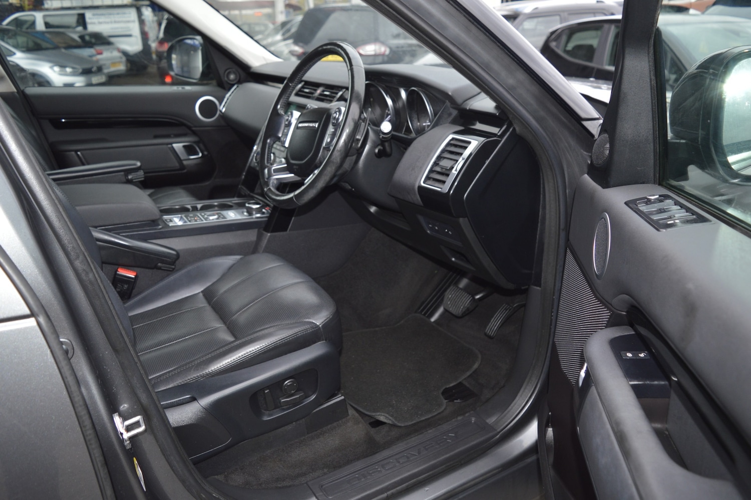 Used Land Rover Discovery 2018 for sale - 76736801: Photo 16