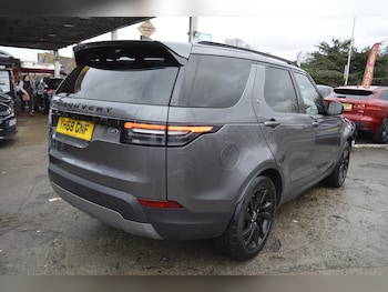 Used Land Rover Discovery 2018 for sale - 76736801: Photo