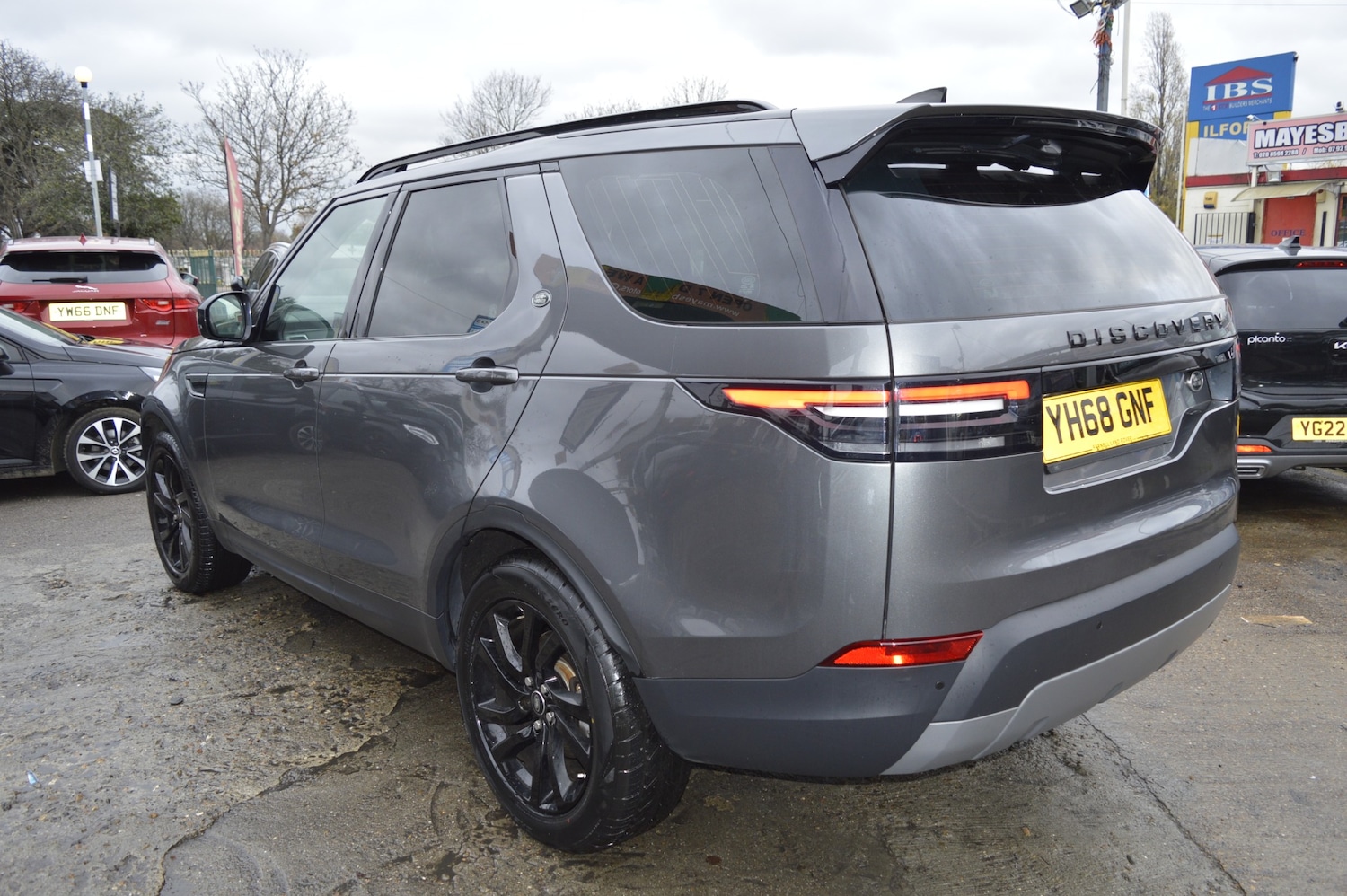 Used Land Rover Discovery 2018 for sale - 76736801: Photo 4