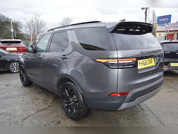 Used Land Rover Discovery 2018 for sale - 76736801: Photo
