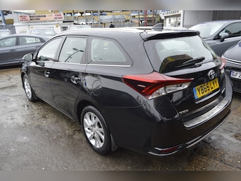 Used Toyota Auris 2015 for sale - 76748977: Photo