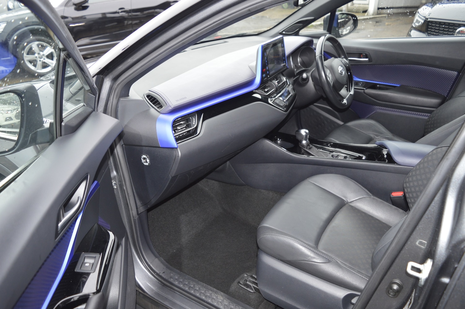 Used Toyota C-HR 2018 for sale - 76879609: Photo 11