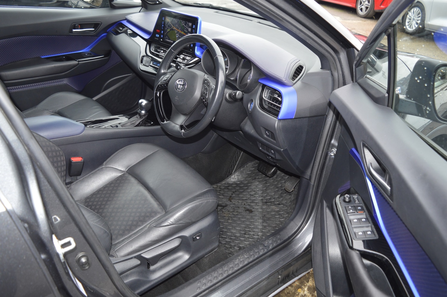 Used Toyota C-HR 2018 for sale - 76879609: Photo 14