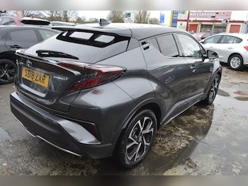 Used Toyota C-HR 2018 for sale - 76879609: Photo