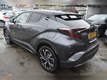 Used Toyota C-HR 2018 for sale - 76879609: Photo