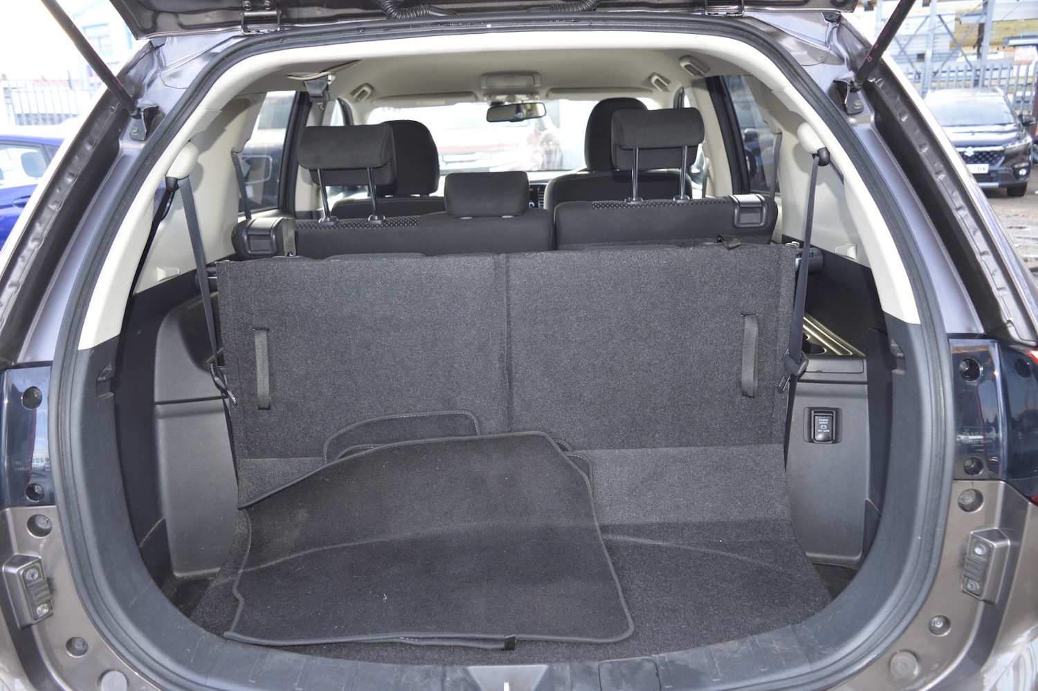 Used Mitsubishi Outlander 2018 for sale - 77629429: Photo 9