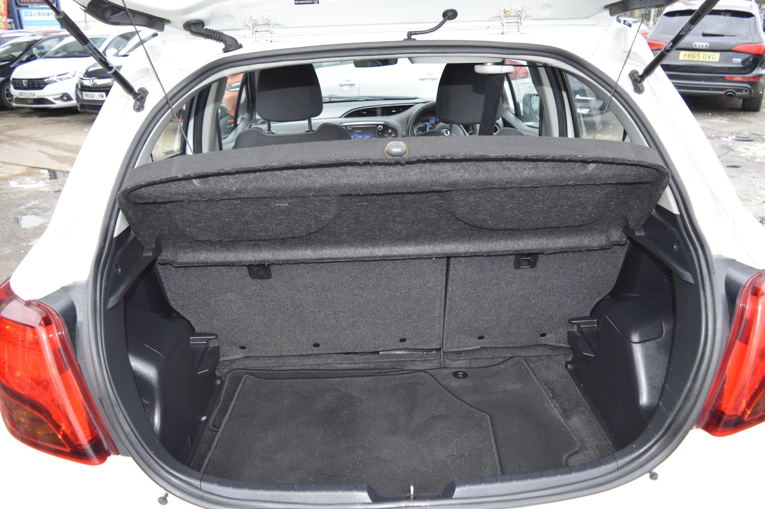 Used Toyota Yaris 2014 for sale - 77557024: Photo 9