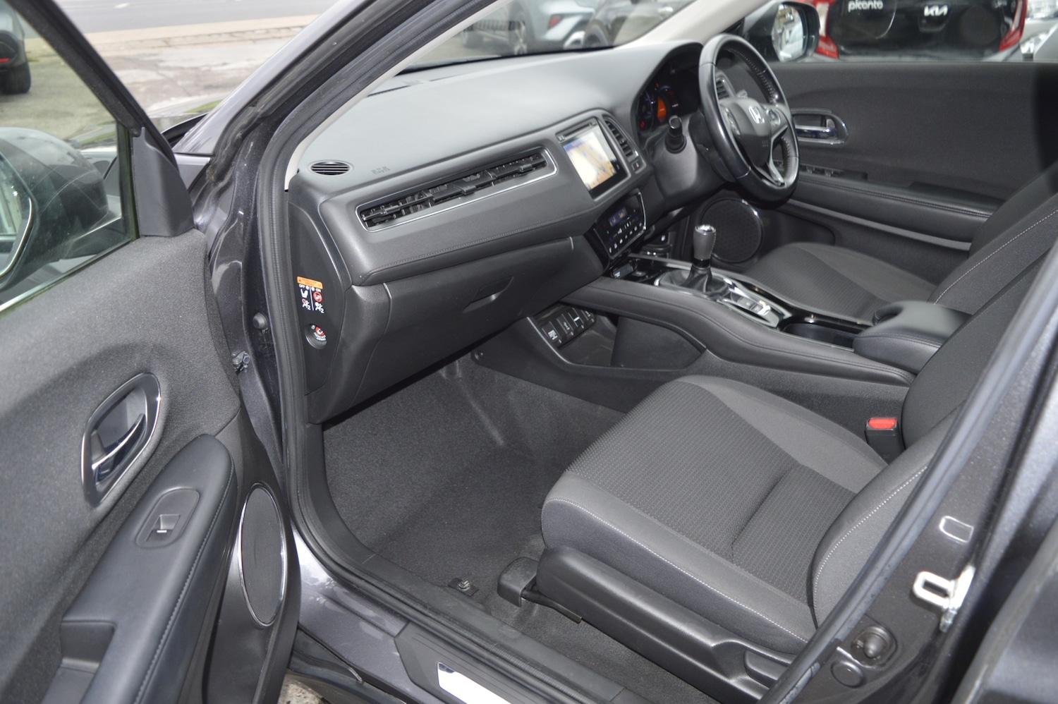 Used Honda HR-V 2018 for sale - 76847367: Photo 11