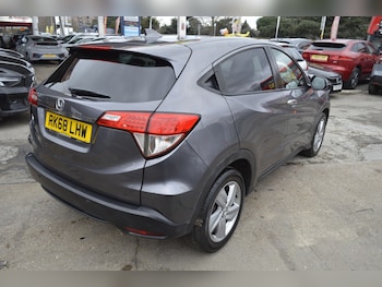Used Honda HR-V 2018 for sale - 76847367: Photo