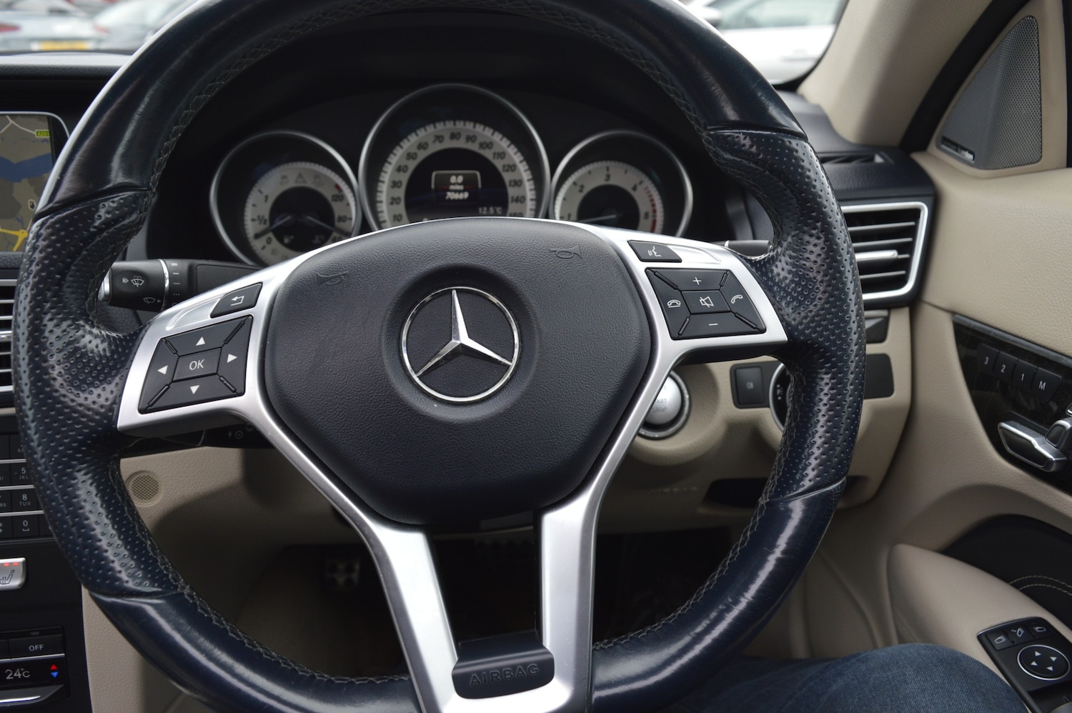 Used Mercedes-Benz E Class 2015 for sale - 76922538: Photo 17