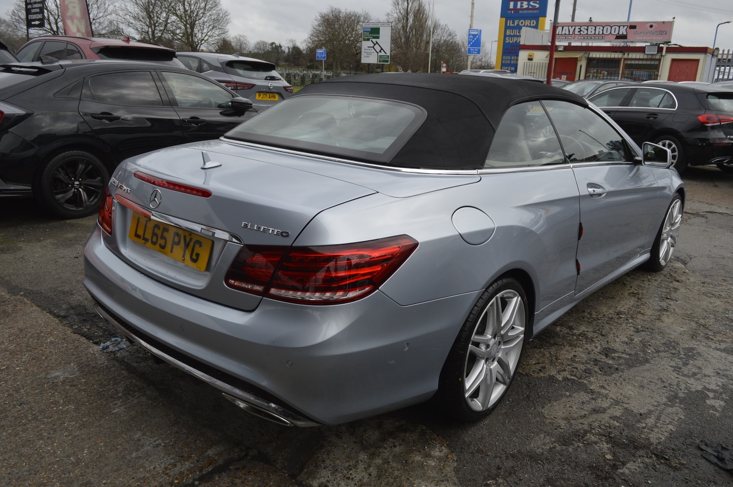 Used Mercedes-Benz E Class 2015 for sale - 76922538: Photo 2