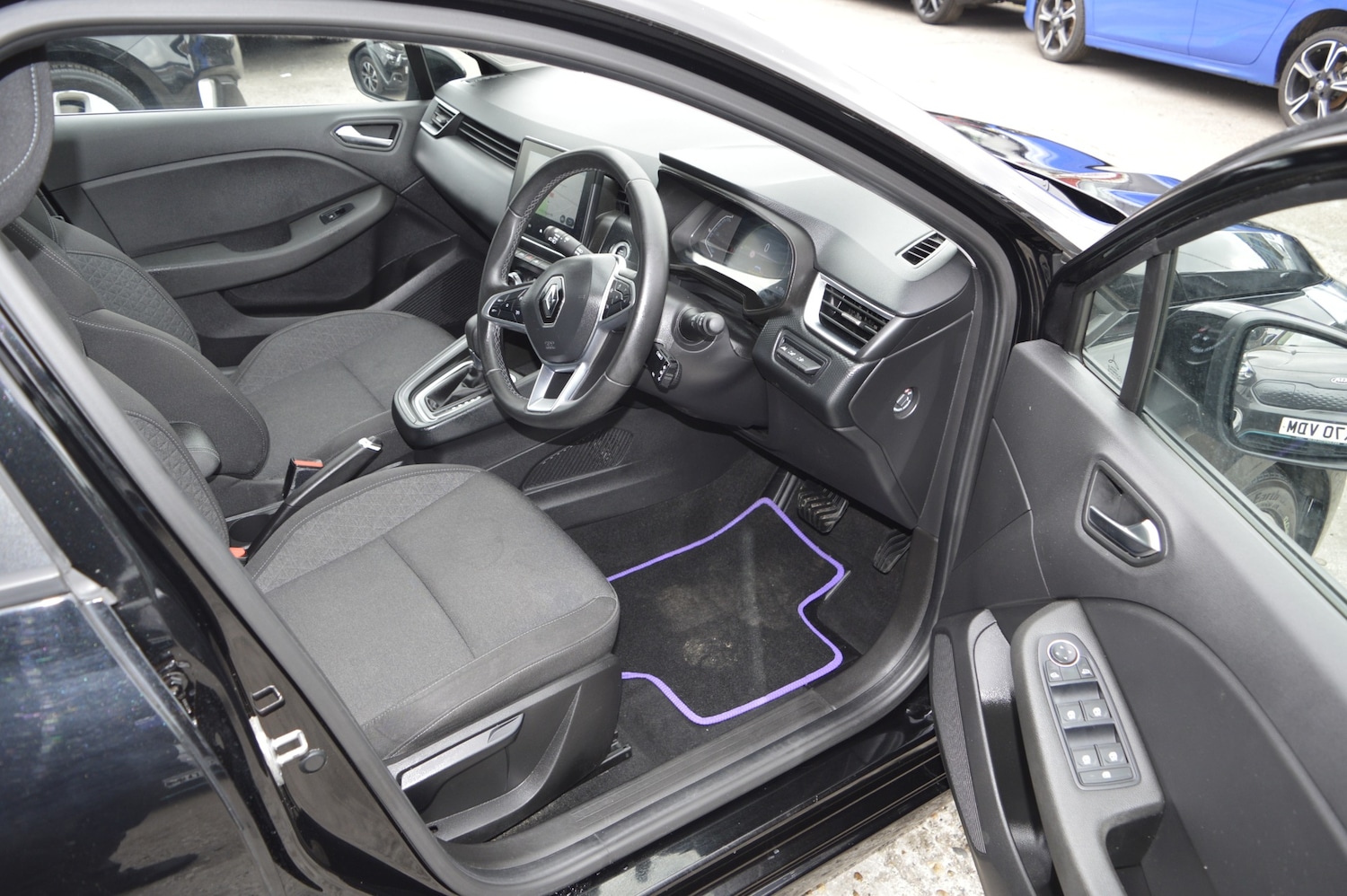 Used Renault Clio 2023 for sale - 76724125: Photo 14