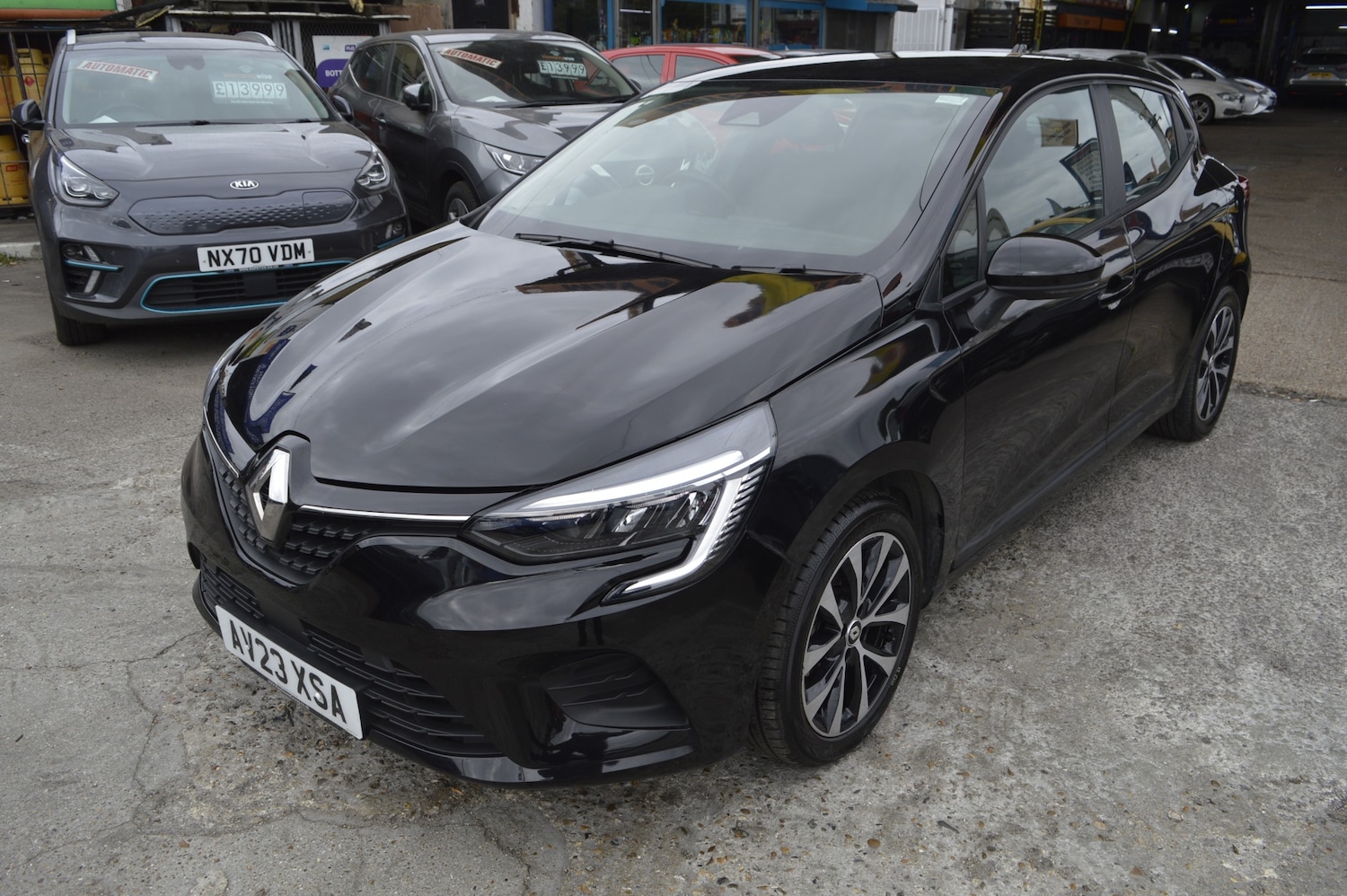 Used Renault Clio 2023 for sale - 76724125: Photo 3