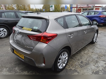 Used Toyota Auris 2014 for sale - 76492207: Photo