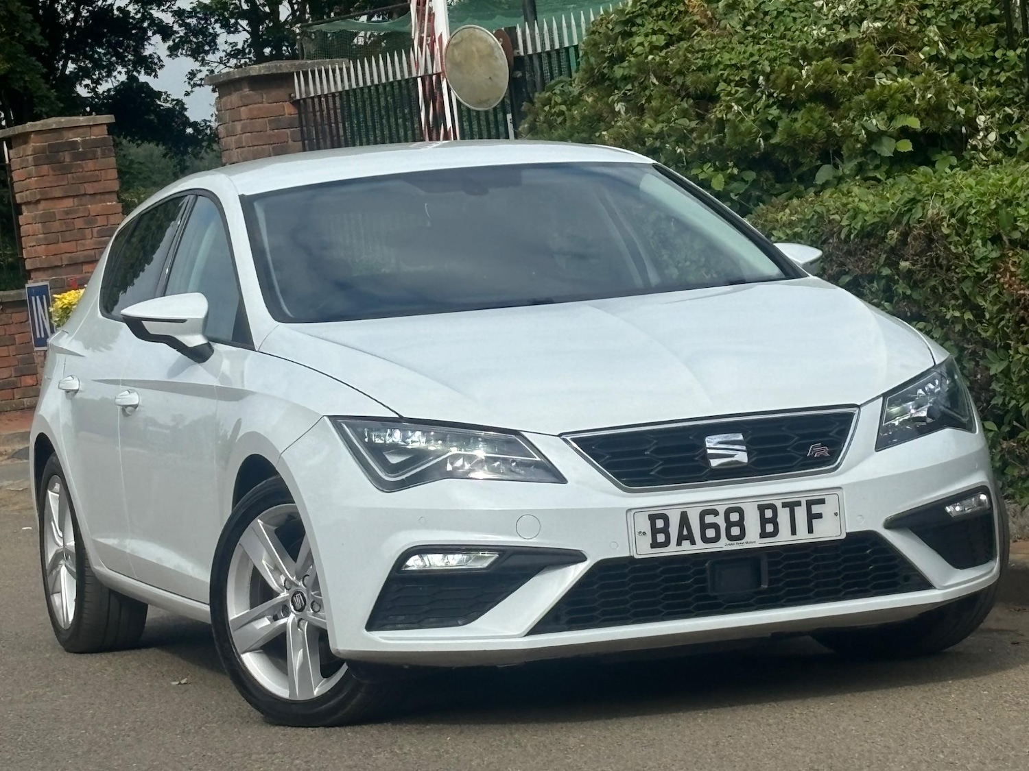 Used SEAT Leon 2019 for sale - 76122429: Photo 2