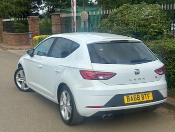 Used SEAT Leon 2019 for sale - 76122429: Photo
