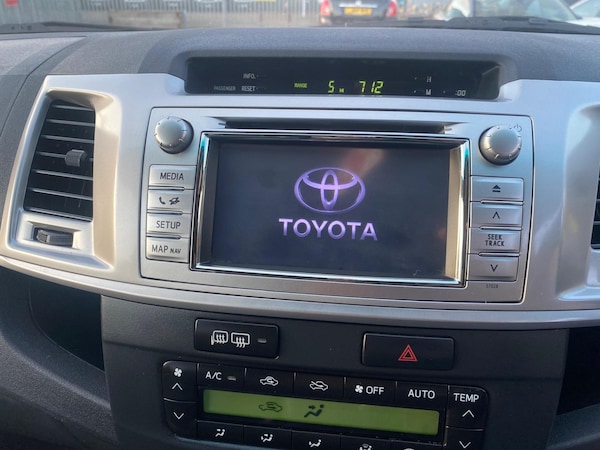 Used Toyota Hilux 2012 for sale - 76122961: Photo 31