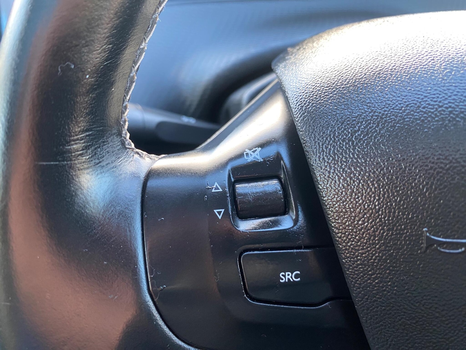 Used Peugeot 2008 2018 for sale - 76122859: Photo 35